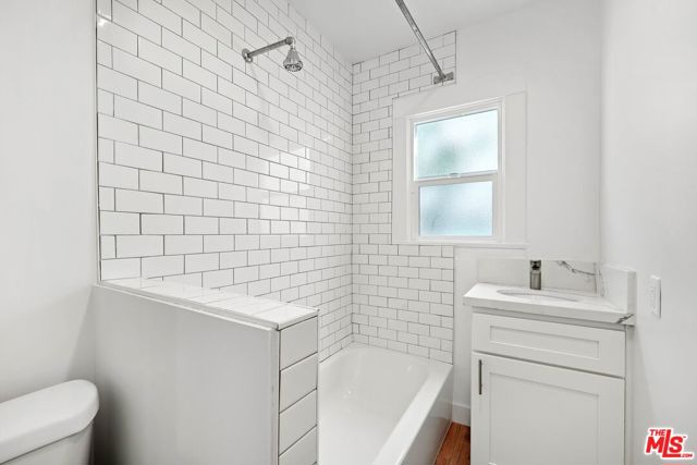522 - 532 Idaho Avenue, Santa Monica CA: https://media.crmls.org/mediaz/8ee4f491-a12c-446e-bd34-c6e3fb8812a8.jpg
