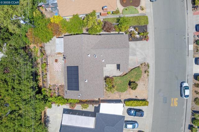 4816 Meadowbrook Dr, Richmond CA: https://media.crmls.org/mediaz/8ee52bbc-a793-4d52-8045-a2343962604b.jpg