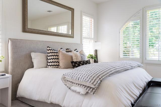 14522 Las Haciendas, San Diego CA: https://media.crmls.org/mediaz/8ee57fdd-8f73-477a-8d2b-db596a5e24e8.jpg