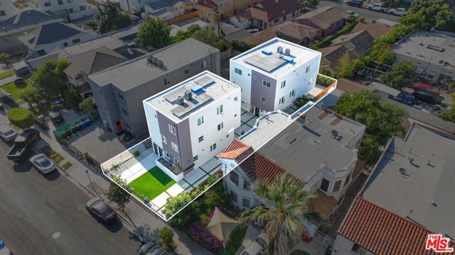 1269 W 36th Street, Los Angeles CA: https://media.crmls.org/mediaz/8ee5b324-9a40-4fbf-9925-921c49938317.jpg