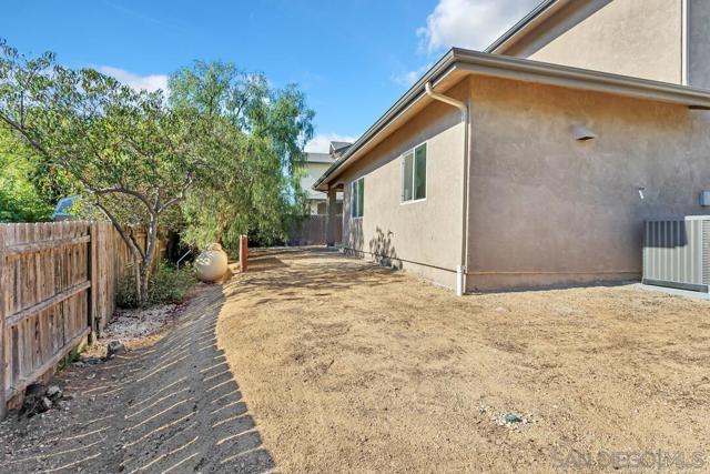 130 Scenic Dr, El Cajon CA: https://media.crmls.org/mediaz/8ee662c0-7e25-4e1a-9ade-83678b63cada.jpg