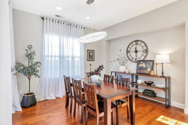 2645 Muirfield Way, Gilroy CA: https://media.crmls.org/mediaz/8ee6c11b-2fd8-4043-870c-d36b0cbf268d.jpg