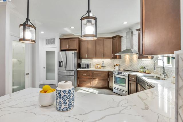 4597 Edwards Ln., Castro Valley CA: https://media.crmls.org/mediaz/8ee6f55b-8251-4d9f-99ef-53cde3e1c5c9.jpg