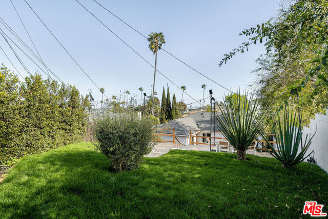 4405 Springdale Drive, Los Angeles CA: https://media.crmls.org/mediaz/8ee72c56-10c6-4373-b2bf-431a57b52ff6.jpg