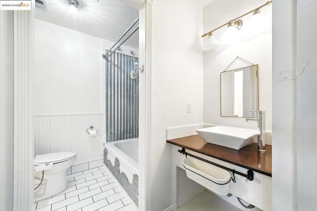 1814 Wildbrook CT, Concord CA: https://media.crmls.org/mediaz/8ee79034-fb01-4e52-80e0-f757edc9f5cf.jpg