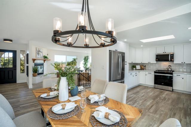 1466 Conway Dr, Escondido CA: https://media.crmls.org/mediaz/8ee7aeef-a378-4ca2-b051-f3998160f69f.jpg