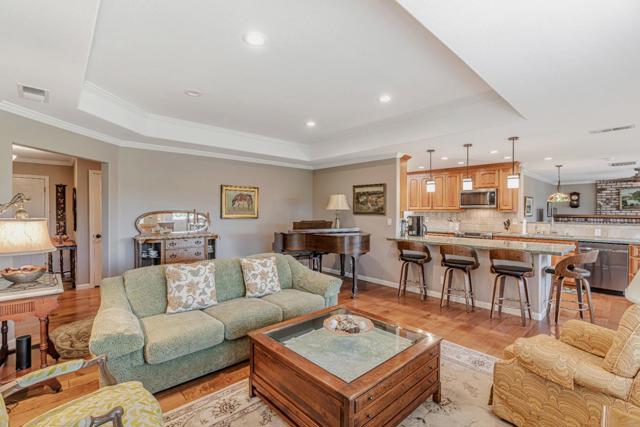 19225 Reavis Way, Salinas CA: https://media.crmls.org/mediaz/8ee844be-187b-4dee-8192-e8b6f64311a3.jpg
