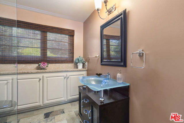 3265 Mandeville Canyon Road, Los Angeles CA: https://media.crmls.org/mediaz/8ee8b887-49f5-4db1-8334-aaea3c57e23b.jpg