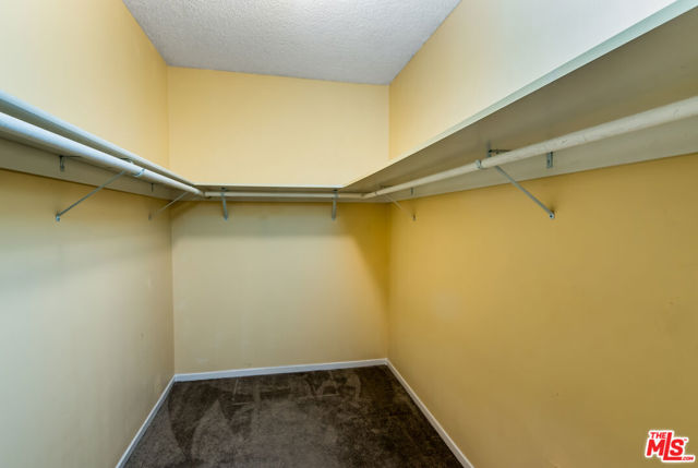 14311 Hartsook Street, Sherman Oaks CA: https://media.crmls.org/mediaz/8ee8c2d6-1a25-488d-938a-b5ef6208bc30.jpg