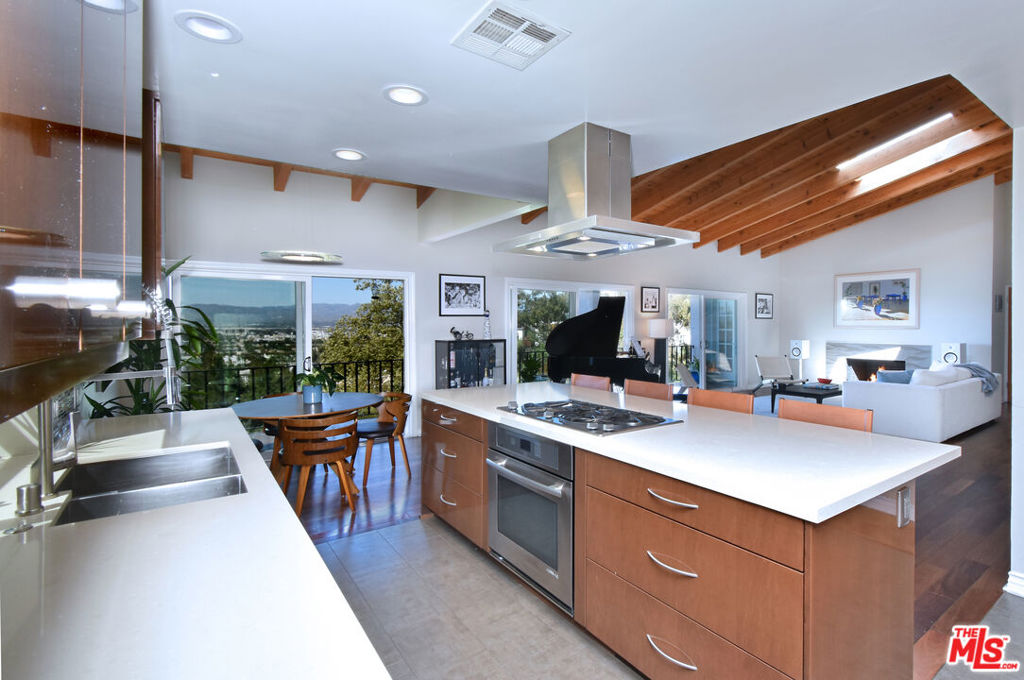 3609 Berry DriveStudio City img 1