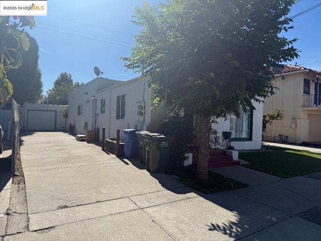 1329 Columbia St, Pittsburg CA: https://media.crmls.org/mediaz/8ee9611e-ce95-4bc3-af10-380b052d62df.jpg