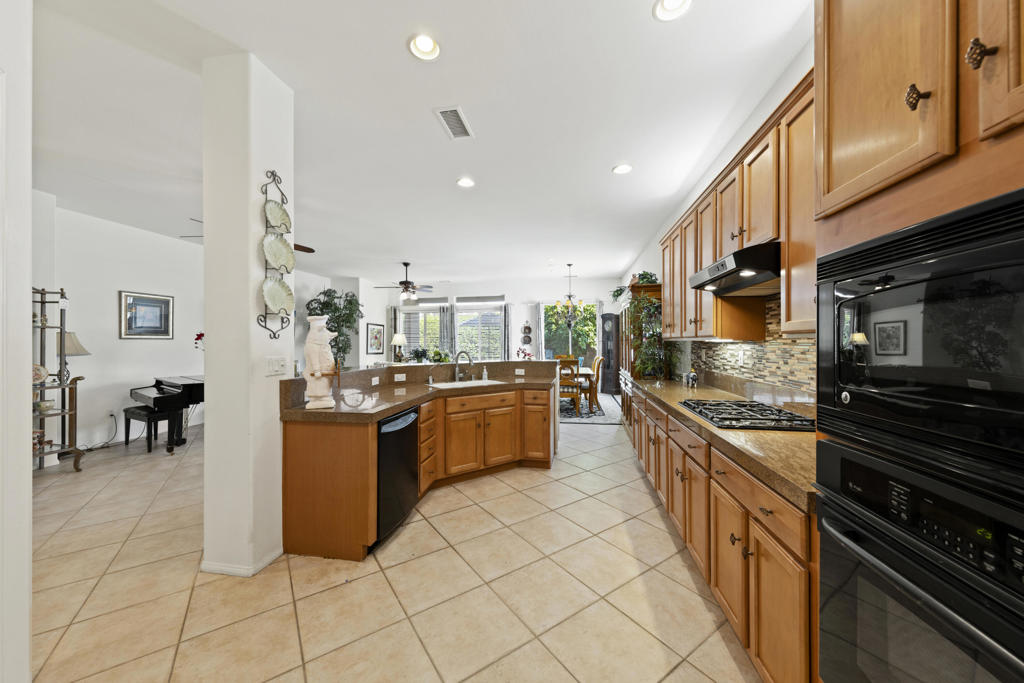 MLS #219135401DA image #11