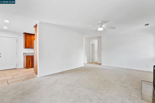 2425 Jerilynn Dr, Concord CA: https://media.crmls.org/mediaz/8eea18ec-aa3f-414b-b2ba-6e0d177a6797.jpg
