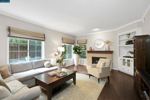 405 Triomphe Ct, Danville CA: https://media.crmls.org/mediaz/8eea5038-7a9b-4972-9047-502fc5276d62.jpg