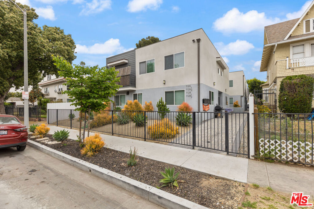 1128 Magnolia Avenue #1/2