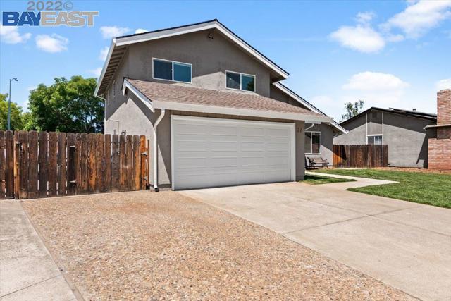 21 Lisa Ct, Brentwood CA: https://media.crmls.org/mediaz/8eea9ff0-dd2b-43e3-917a-c518654f5f36.jpg