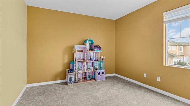 359 Barolo Circle, Greenfield CA: https://media.crmls.org/mediaz/8eeb2084-03c2-4735-a54e-f096900f90c8.jpg