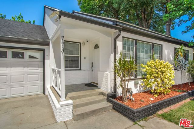 7731 Oak Park Avenue, Lake Balboa CA: https://media.crmls.org/mediaz/8eeb7ce5-c528-43f8-892d-f0263a2b9cd2.jpg