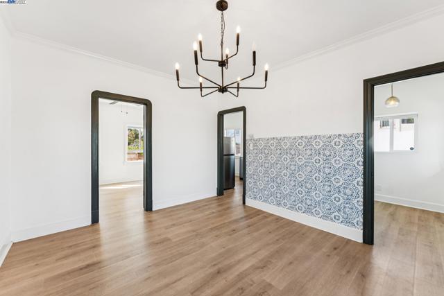 2734 Macarthur Blvd, Oakland CA: https://media.crmls.org/mediaz/8eeba6e3-4c57-4604-9d3f-892b5891096b.jpg