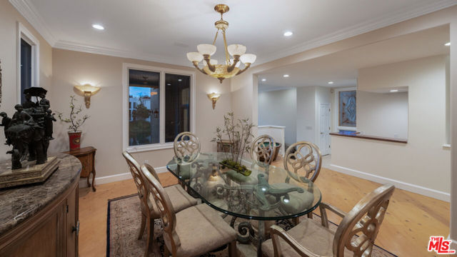 5105 Via Donte, Marina del Rey CA: https://media.crmls.org/mediaz/8eed0d88-3033-488b-9c5e-e29254511c99.jpg