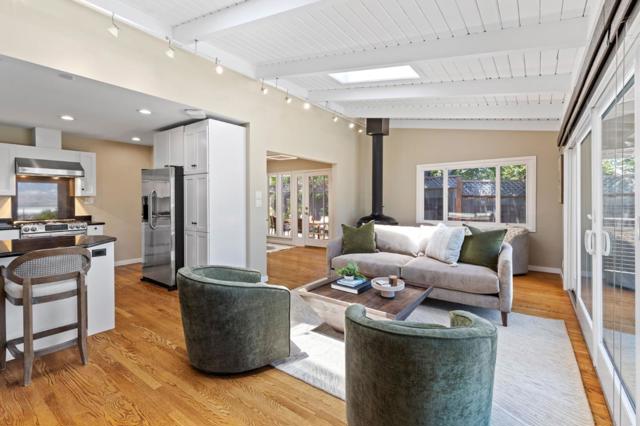 777 Bayview Way, Redwood City CA: https://media.crmls.org/mediaz/8eedc680-a7bf-478c-89f2-fb2605c4bc9f.jpg