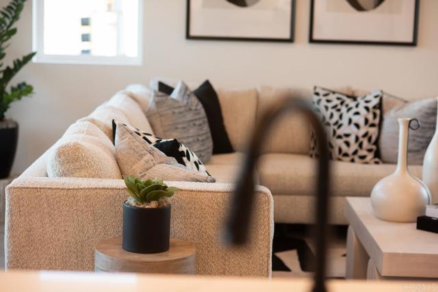 Detail Gallery Image 4 of 15 For 14505 Dunleer Way, San Diego,  CA 92126 - 3 Beds | 2/1 Baths