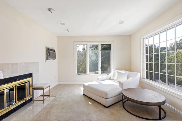 1035 Macadamia Drive, Hillsborough CA: https://media.crmls.org/mediaz/8eee1099-865f-4abe-a405-49782dbcd031.jpg