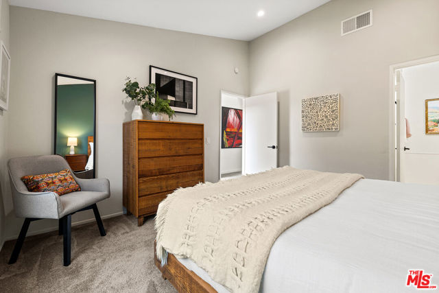 3827 W Avenue 41, Los Angeles CA: https://media.crmls.org/mediaz/8eee3444-355b-43a5-b609-9919f128417c.jpg
