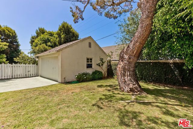 15230 Friends Street, Pacific Palisades, California 90272, 3 Bedrooms Bedrooms, ,2 BathroomsBathrooms,Single Family Residence,For Sale,Friends,24430907