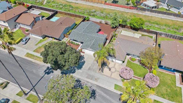 711 Los Huecos Drive, San Jose CA: https://media.crmls.org/mediaz/8eef2371-067c-4156-b2d7-4ceb5f714a5e.jpg