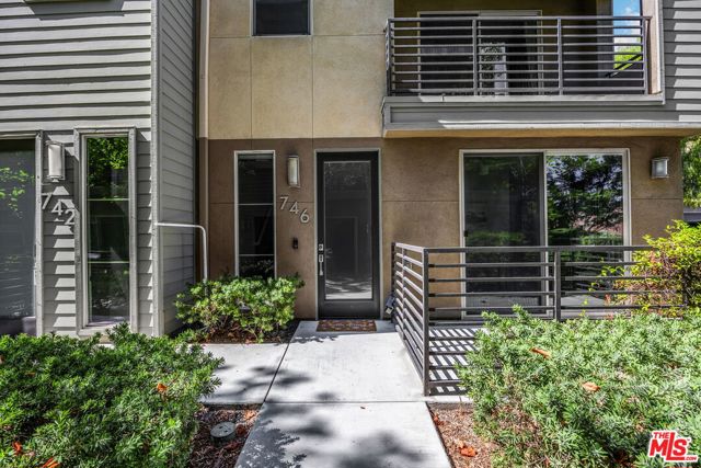 746 Farrier Way, Upland CA: https://media.crmls.org/mediaz/8ef01993-58d9-490e-8ab6-321c5659b3cd.jpg