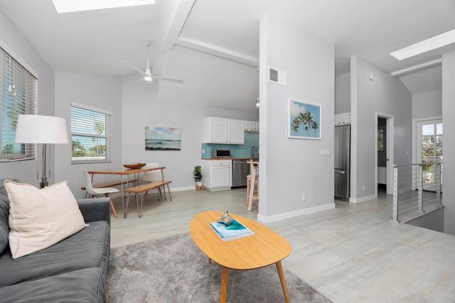 Detail Gallery Image 11 of 45 For 880 Home Ave #G,  Carlsbad,  CA 92008 - 3 Beds | 2/1 Baths