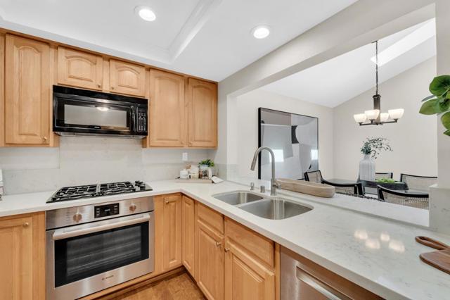419 Clearview Drive, Los Gatos CA: https://media.crmls.org/mediaz/8ef0ccec-f373-4f45-a1e0-ce2959528456.jpg