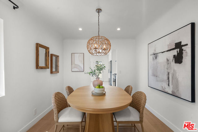 10531 Woodbridge Street, Toluca Lake CA: https://media.crmls.org/mediaz/8ef18e25-d917-4c5f-968b-d1a7db9a89fe.jpg
