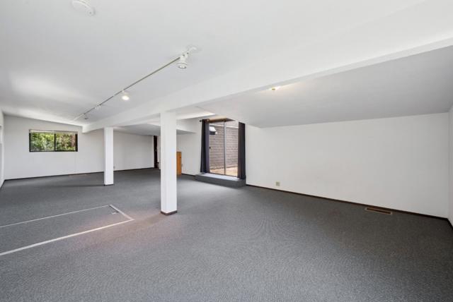 1315 Sunset Ridge Road, Los Gatos CA: https://media.crmls.org/mediaz/8ef1e250-48b4-4881-a581-8a6f0d79829e.jpg