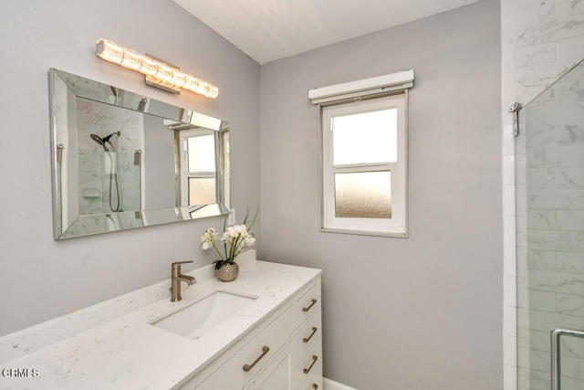 517 View Crest Drive, Montebello CA: https://media.crmls.org/mediaz/8ef1fb5c-9c18-47c2-abfd-ba503ffe4975.jpg