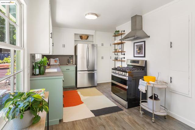 298 Grizzly Peak Blvd, Kensington CA: https://media.crmls.org/mediaz/8ef20917-fa39-4e73-a0bf-690c4cabb068.jpg