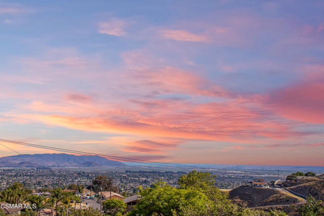 1140 San Clemente Way, Camarillo CA: https://media.crmls.org/mediaz/8ef3496a-bb32-4d91-843e-c23215c80cfe.jpg