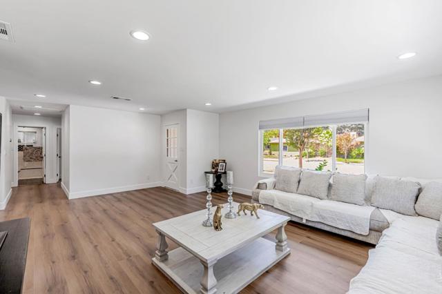700 Eschenburg Drive, Gilroy CA: https://media.crmls.org/mediaz/8ef3f1c2-8209-4e27-886e-e3af1cc38c79.jpg