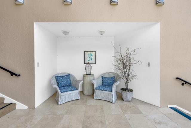 1 Appian Way, South San Francisco CA: https://media.crmls.org/mediaz/8ef472e0-f902-4947-a396-29bfadc78f9b.jpg