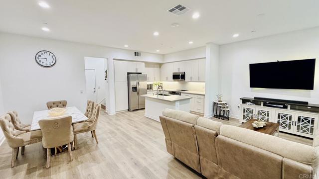 1319 Yannis Court, El Cajon CA: https://media.crmls.org/mediaz/8ef49ede-3ade-42bf-a4fe-66fa38a6fba4.jpg
