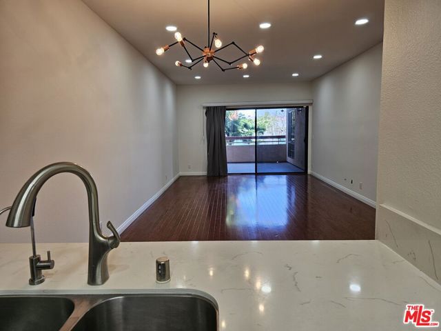 941 W Carson Street, Torrance CA: https://media.crmls.org/mediaz/8ef57ab7-3360-4623-b712-cf78c248eca7.jpg