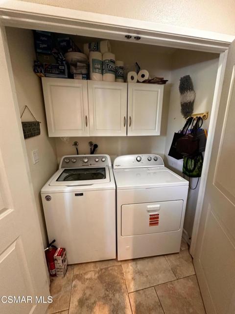 293 Springmist Lane, Simi Valley CA: https://media.crmls.org/mediaz/8ef5e751-cbed-422a-a4fe-52f7b329796e.jpg