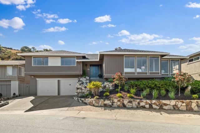 942 Viewridge Drive, San Mateo CA: https://media.crmls.org/mediaz/8ef6433a-fd2e-4bfe-9998-3136f067e987.jpg