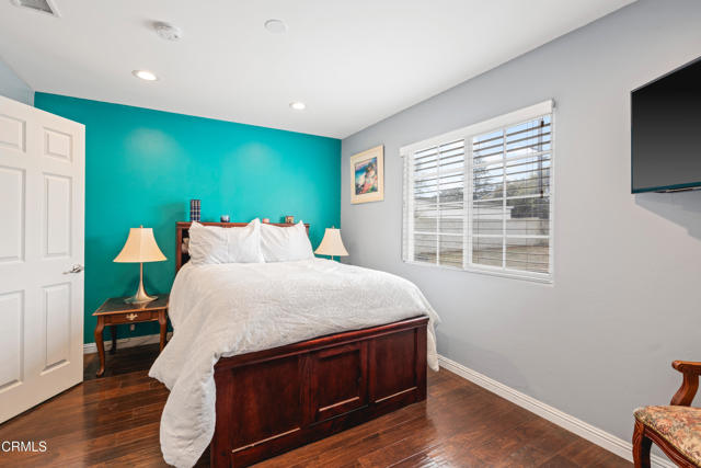 1257 S G Street, Oxnard CA: https://media.crmls.org/mediaz/8ef64ea7-487c-44da-a38c-d5cb0f939b46.jpg