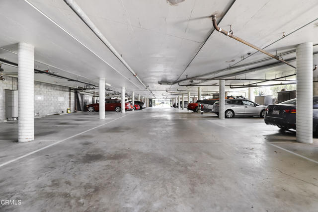 2901 Peninsula Road, Oxnard CA: https://media.crmls.org/mediaz/8ef6f263-2130-40bc-a523-0cb4f773a4eb.jpg