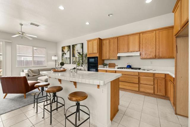 7008 Kilconnell Drive, Elk Grove CA: https://media.crmls.org/mediaz/8ef6fb6e-5f5d-41ca-9dcd-5086871caa3d.jpg