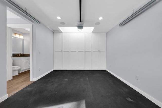 1024 Berkeley Avenue, Menlo Park CA: https://media.crmls.org/mediaz/8ef76457-81f5-415d-af97-1f9efdcc284c.jpg