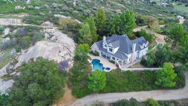 26691 Oak Trail Rd, Valley Center CA: https://media.crmls.org/mediaz/8ef7bf20-c631-45fa-8d83-854431641a12.jpg