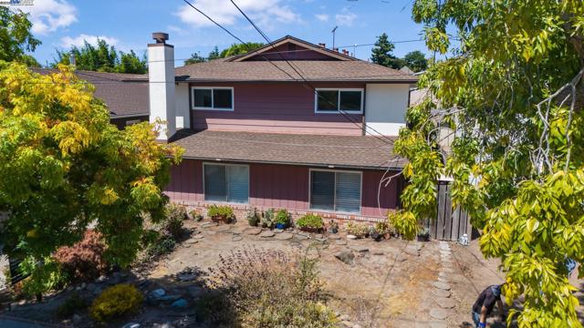 1233 Broadway, Alameda CA: https://media.crmls.org/mediaz/8ef7cafb-c717-44f1-807b-18a2fd874b43.jpg